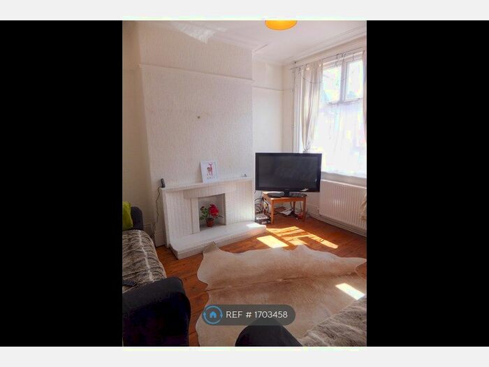 6 Bedroom Terraced House To Rent In Neill Road, South Yorkshire, S11