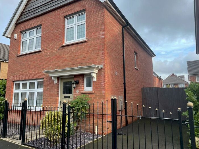 3 Bedroom Detached House To Rent In Elmwood Grove, Manchester, M9