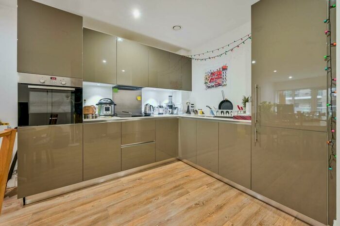 1 Bedroom Flat To Rent In Compton House, Woolwich, London, SE18