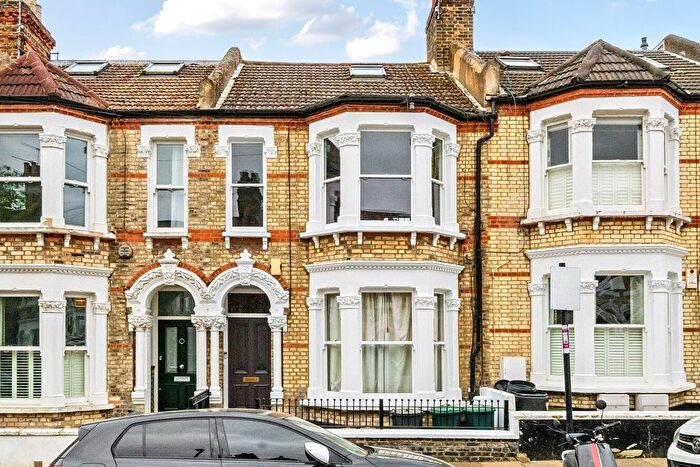 2 Bedroom Flat For Sale In Marmion Road, Battersea, London, SW11