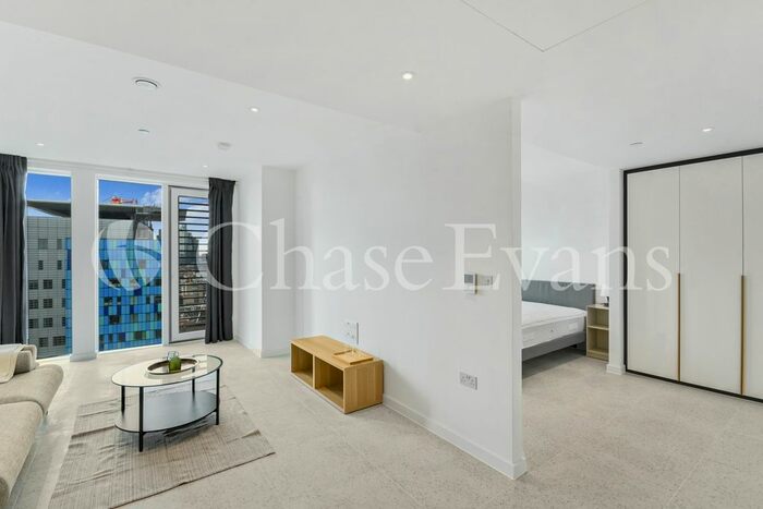 Studio To Rent In Bouchon Point, Silk District, Whitechapel, E1