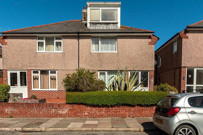 3 Bedroom Semi-Detached House For Sale In Kingsley Avenue, Torpoint, Cornwall, PL11