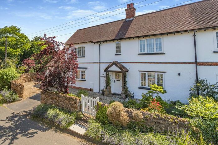 3 Bedroom Semi-Detached House For Sale In Manor Road, Pitsford, Northamptonshire, NN6