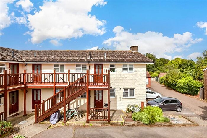2 Bedroom Flat For Sale In The Oaks, St. Nicholas At Wade, Birchington, Kent, CT7