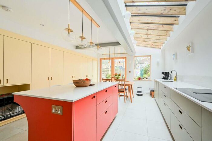 5 Bedroom Terraced House To Rent In Clarendon Road, London, , Walthamstow, London, E17