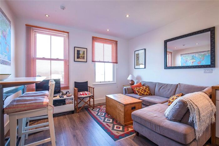 1 Bedroom Apartment To Rent In Church Lane, East Finchley, London, N2