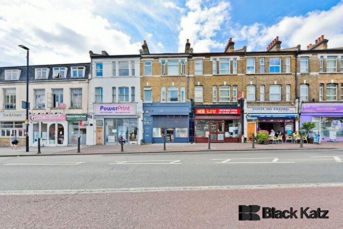 Flat To Rent In Lavender Hill, Clapham Junction, SW11