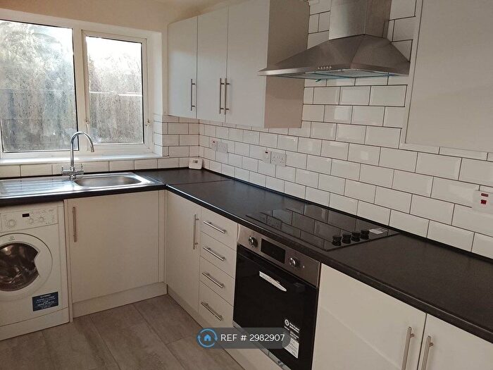 3 Bedroom Terraced House To Rent In Radford Boulevard, Nottingham, NG7