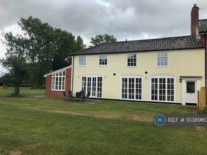 2 Bedroom Maisonette To Rent In The Street, Bergh Apton, Norwich, NR15