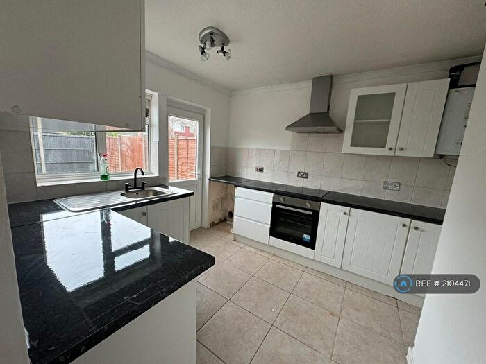 3 Bedroom Semi-Detached House To Rent In Fernhill Road, Farnborough, GU14