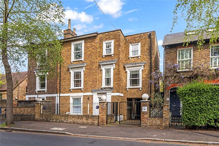 1 Bedroom Flat For Sale In Aragon Road, Twickenham, TW1