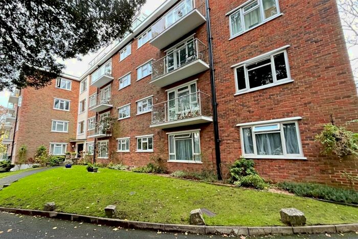 2 Bedroom Flat To Rent In Bournemouth, BH1