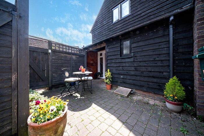 1 Bedroom Barn Conversion To Rent In A High Street, Redbourn, AL3