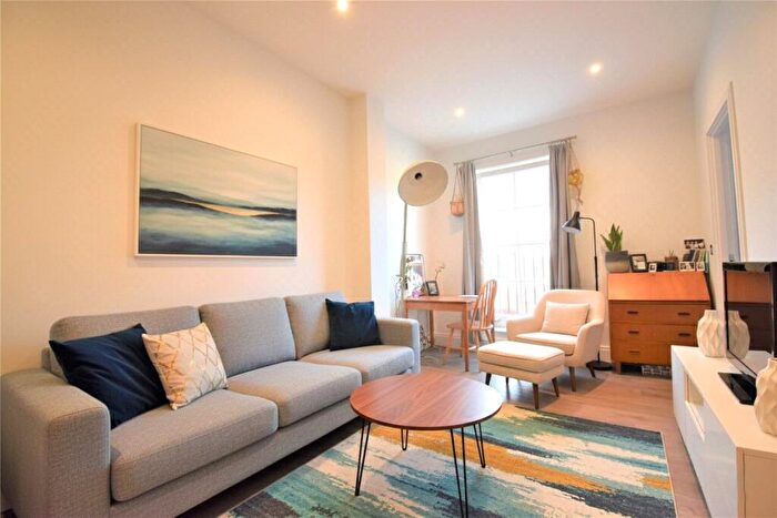 1 Bedroom Apartment To Rent In High Street, Maidenhead, Berkshire, SL6