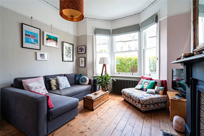 1 Bedroom Flat To Rent In Helix Road, London, SW2