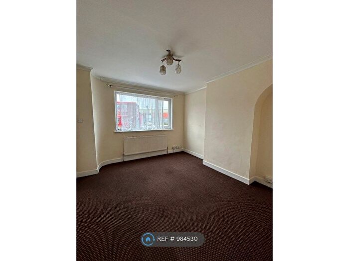 3 Bedroom Semi-Detached House To Rent In Parker Drive, Leicester, LE4