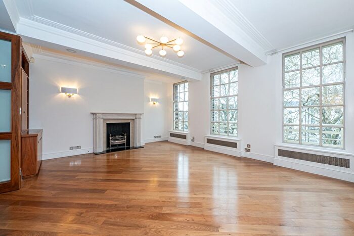 3 Bedroom Flat To Rent In Lowndes Square, London, SW1X
