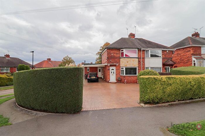 3 Bedroom Semi Detached House For Sale In Hopefield Avenue, Sheffield, S12