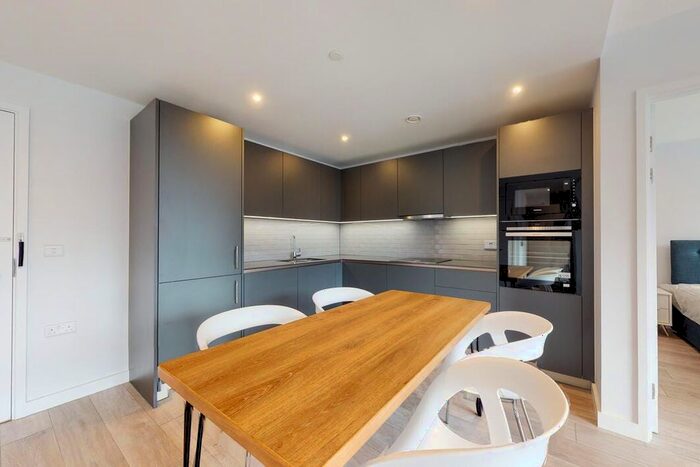 2 Bedroom Flat To Rent In , New Lion Way, London, SE17