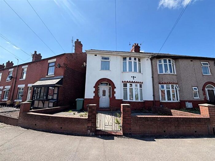 3 Bedroom Semi-detached House For Sale In Old Road, Wigan, WN4