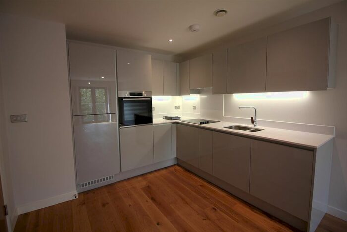 2 Bedroom Flat To Rent In The Gateway, Bristol, BS1