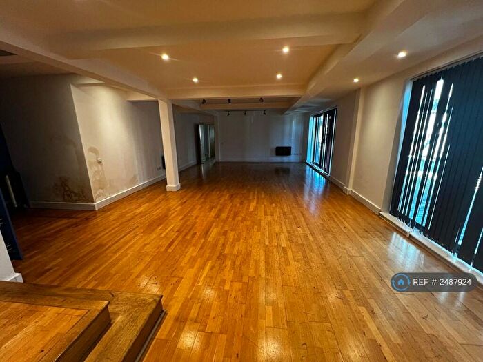 3 Bedroom Flat To Rent In St. James's Street, Brighton, BN2