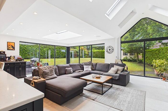 5 Bedroom Detached House To Rent In Nuthatch Close, Ewshot, Farnham, Hampshire, GU10
