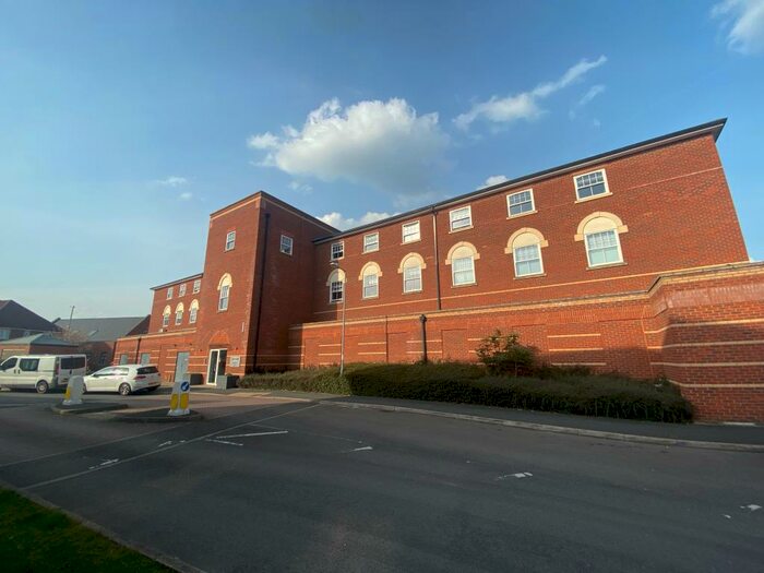 1 Bedroom Flat To Rent In Alder Meadow, Warwick, CV34