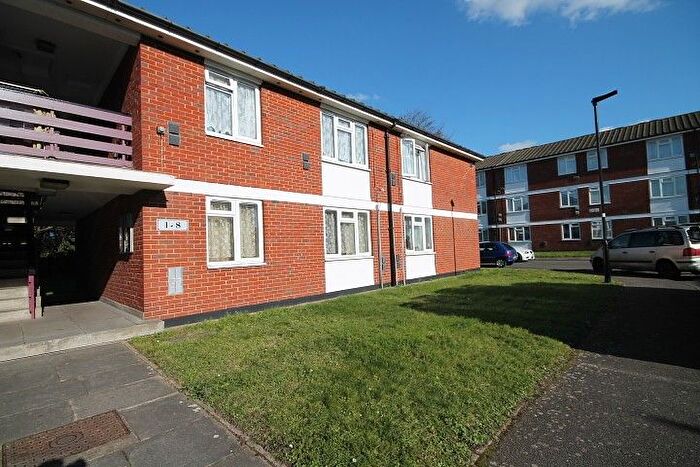 1 Bedroom Flat To Rent In Blackthorn Court, Springwell Road, Hounslow, Middlesex, TW5