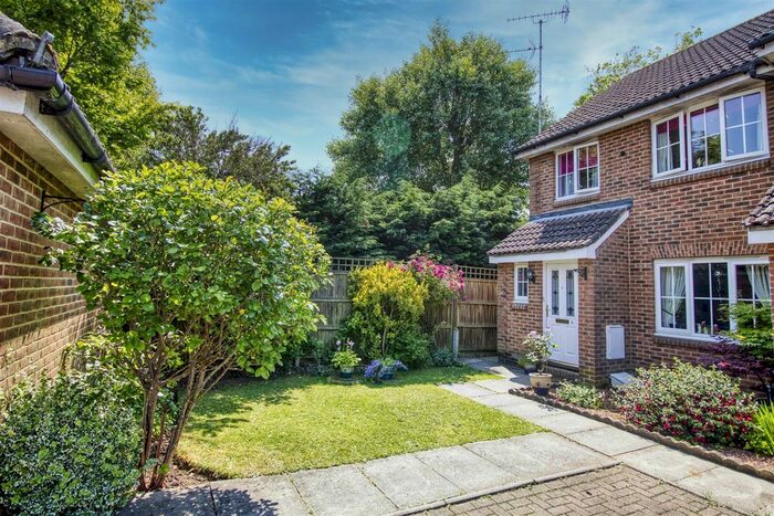 3 Bedroom Semi Detached House For Sale In Dunster Court, Borehamwood, WD6