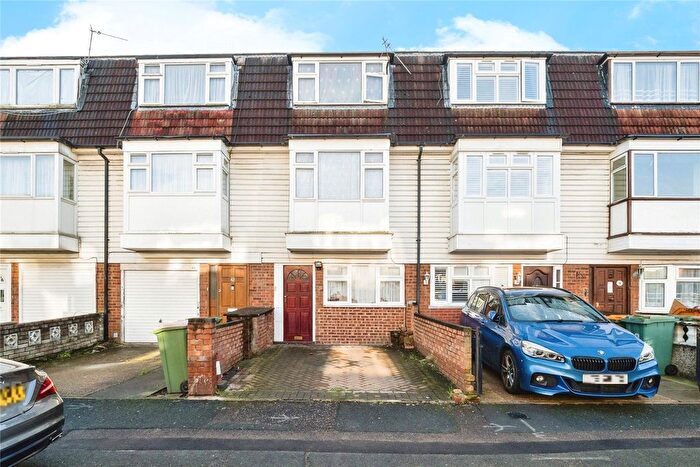 4 Bedroom Town House For Sale In Wilkinson Road, London, E16