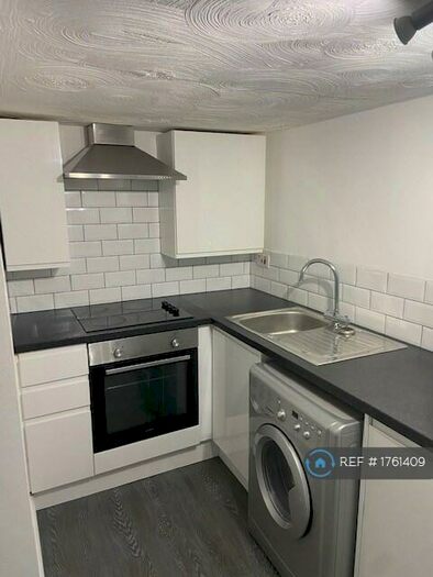 1 Bedroom Flat To Rent In Northen Grove, Manchester, M20
