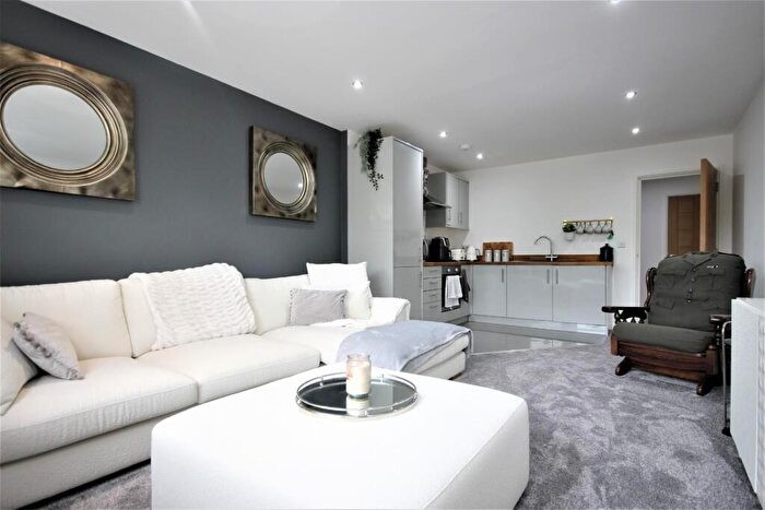 1 Bedroom Flat For Sale In Hulbert Road, Waterlooville, PO7