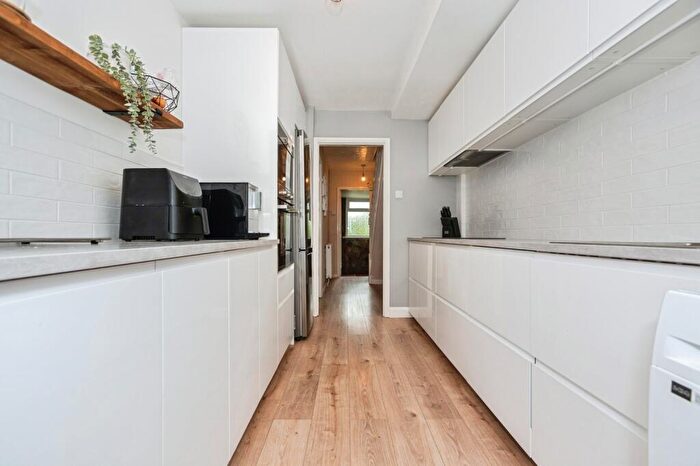 3 Bedroom Terraced House For Sale In Valley View, Greenhithe, Kent, DA9