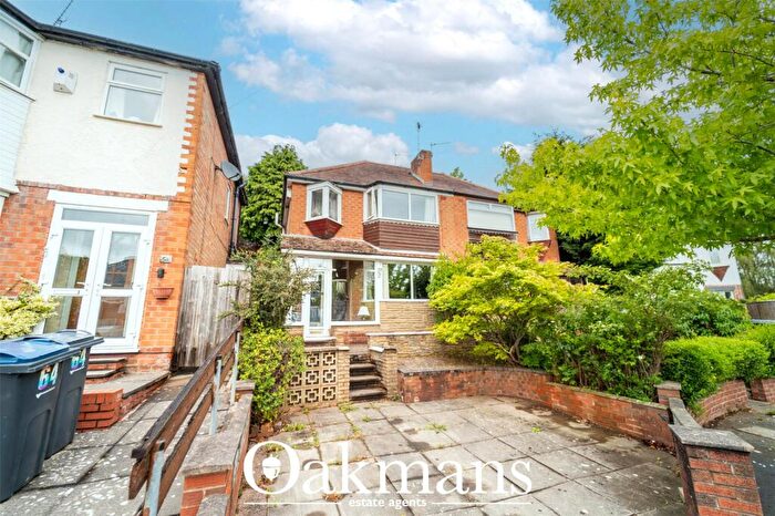 3 Bedroom Semi-Detached House For Sale In Max Road, Quinton, Birmingham, B32