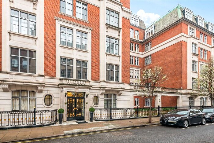 1 Bedroom Flat To Rent In Hallam Street, Marylebone, London, W1W