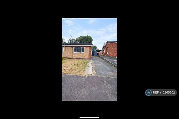 2 Bedroom Bungalow To Rent In Briar Hill Close, Blackburn, BB1