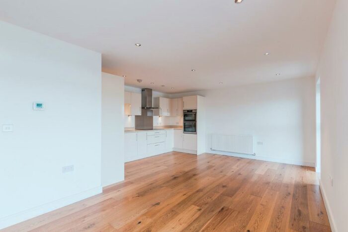 1 Bedroom Flat To Rent In Kingman Way, Newbury, RG14