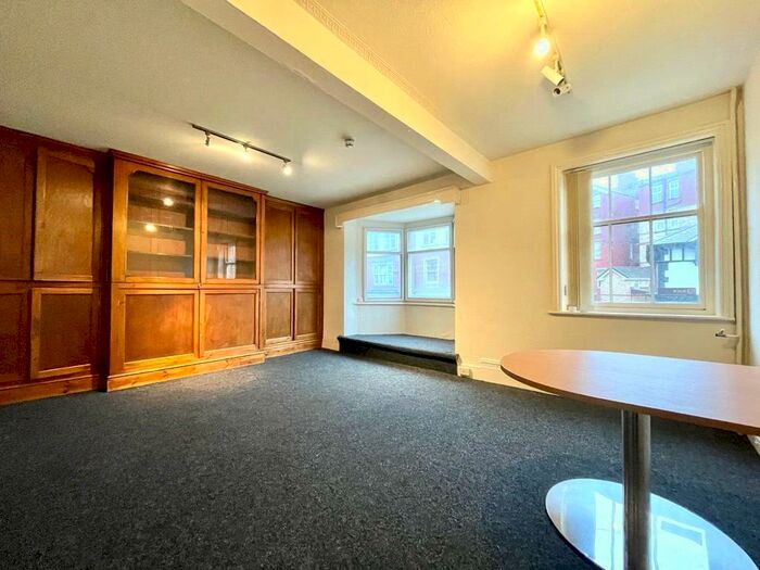 Apartment To Rent In Middleton Street, Llandrindod Wells, Powys, LD1