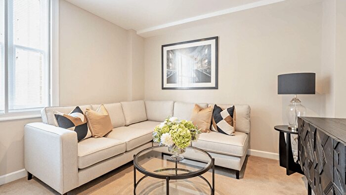 1 Bedroom Flat To Rent In Hill Street, London, W1J