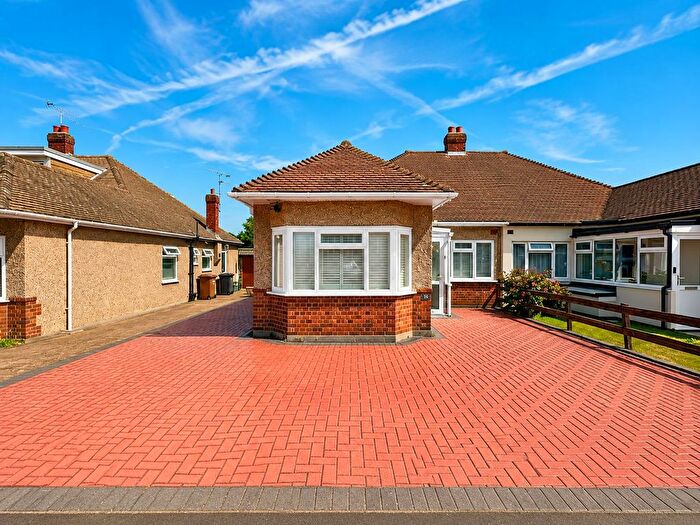 3 Bedroom Bungalow For Sale In Fraser Close, Chelmsford, CM2