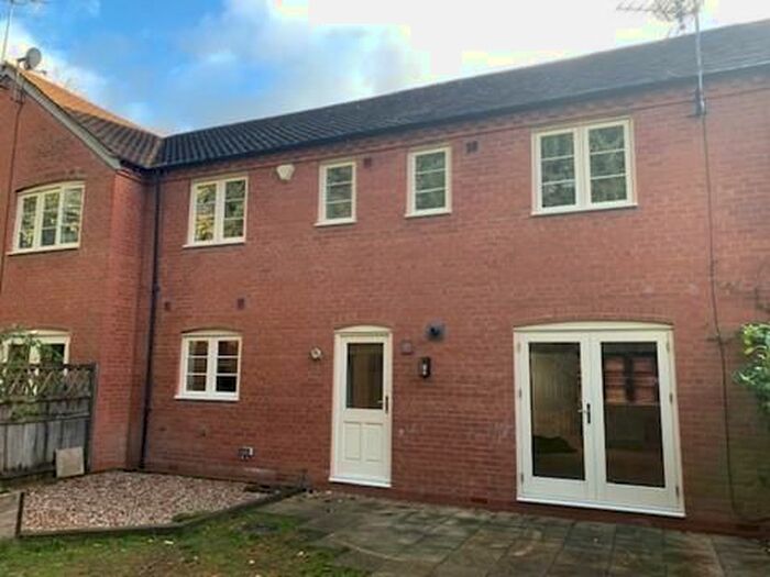 4 Bedroom Property To Rent In Mill Court, Alvechurch, Birmingham B48