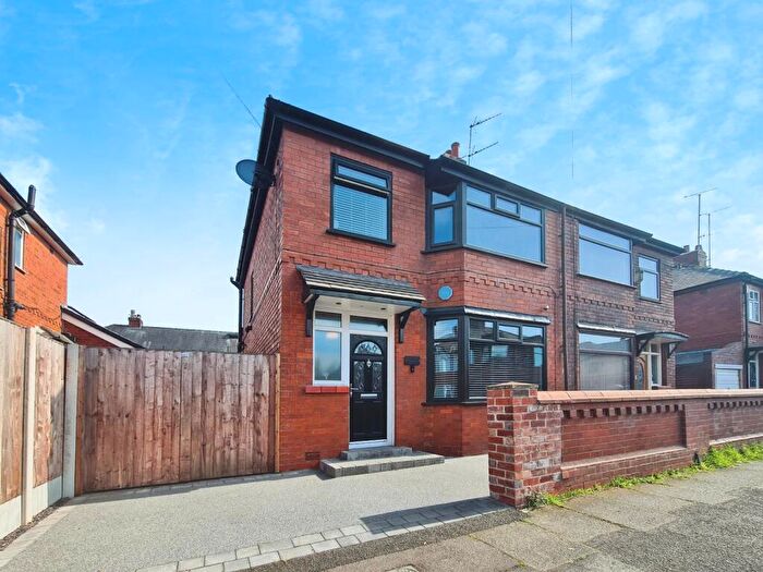 3 Bedroom Semi-Detached House To Rent In Roker Park Avenue, Audenshaw, Greater Manchester, M34