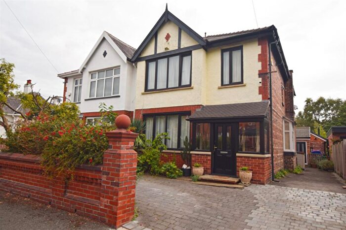 4 Bedroom Semi-Detached House For Sale In Polefield Road, Blackley, Manchester, M9