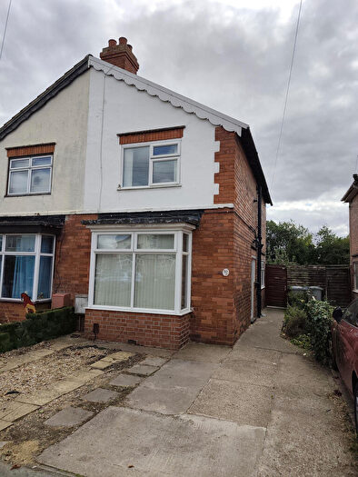 3 Bedroom Semi-Detached House To Rent In Gainsborough Drive, Newark, Nottinghamshire, NG24