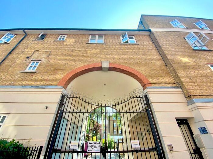 2 Bedroom Flat To Rent In Fuller Close, London, E2