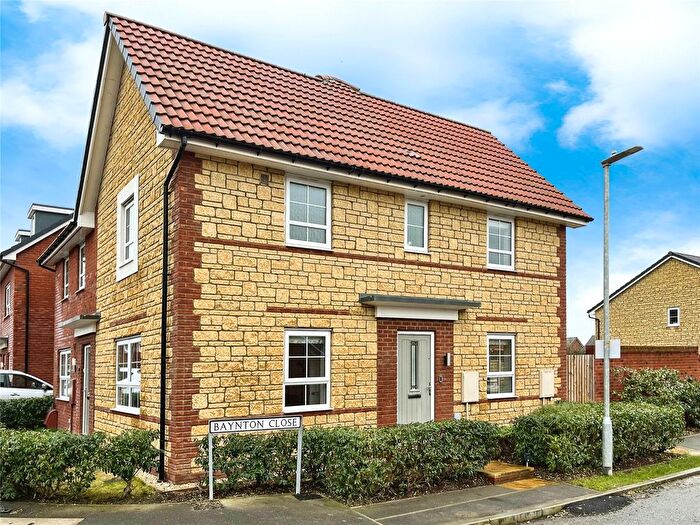3 Bedroom Semi-Detached House For Sale In Baynton Close, Westbury, BA13