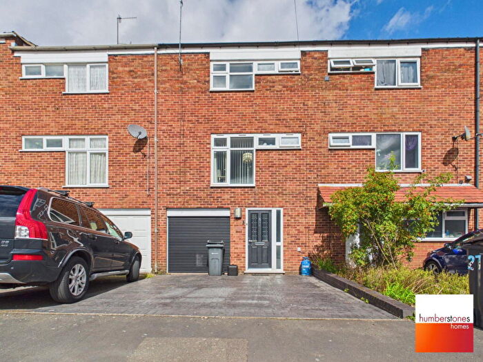 3 Bedroom Town House For Sale In Highfield Lane, Quinton, B32