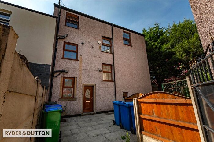 5 Bedroom End Of Terrace House For Sale In Spotland Road, Spotland, Rochdale, Greater Manchester, OL12