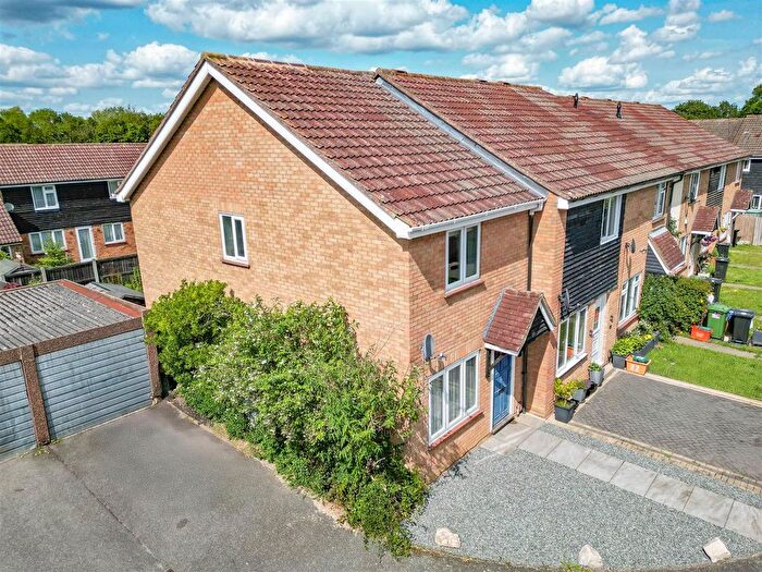 2 Bedroom End Of Terrace House For Sale In Fraser Close, Laindon, Basildon, SS15